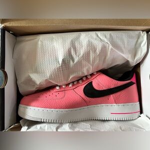 Nike Air Force 1 '07 LV8 Black and White Box